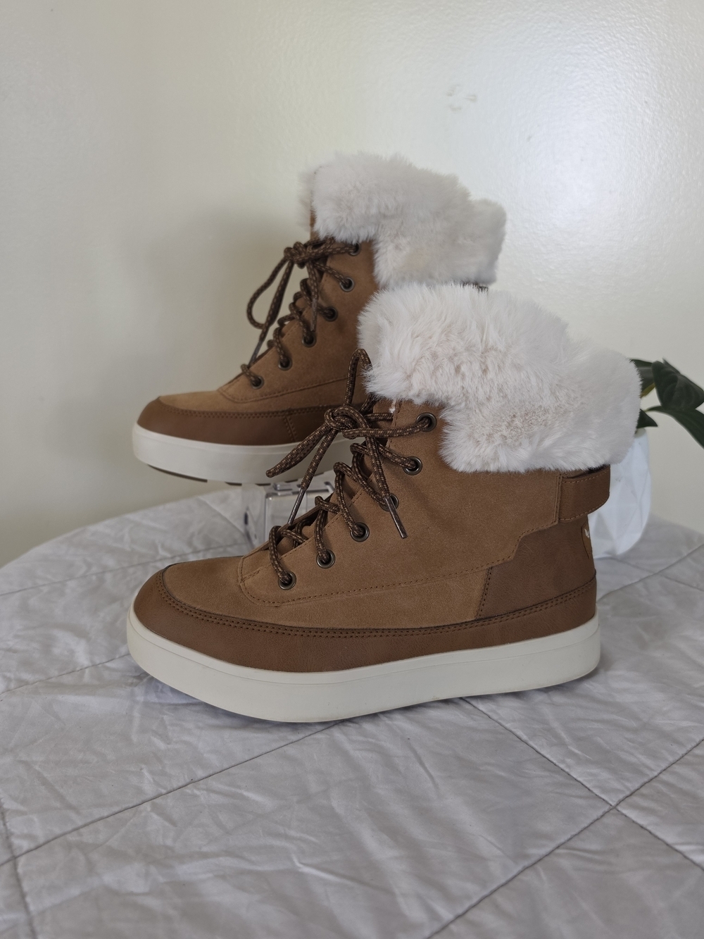 Koolaburra By Ugg Chestnut Brown Faux-Fur Collar Winter Boots Women's Size 7